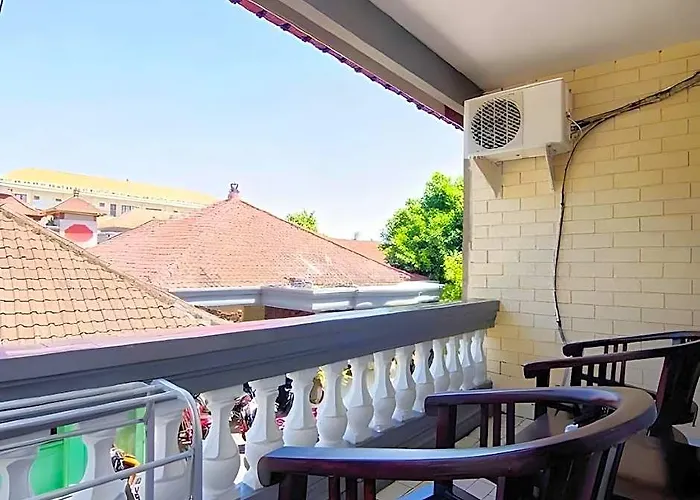Mahendra Guest house 3*